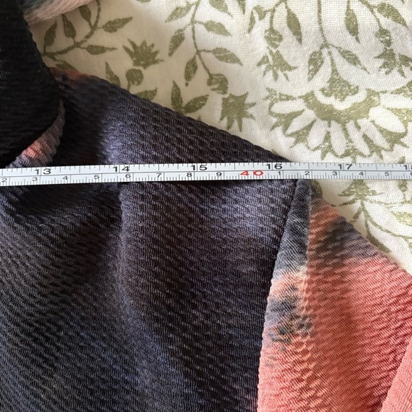 AQ-Sport XL Tie-Dye Hoodie in Pink, Peach, and Black Waffle-knit - Picture 6 of 12